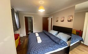 Stunning 2 Bedroom With Garden Sleep 6